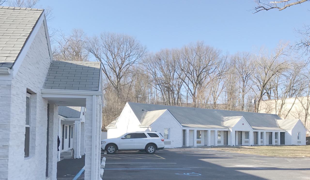 Ramsey Inn & Suites Exterior foto